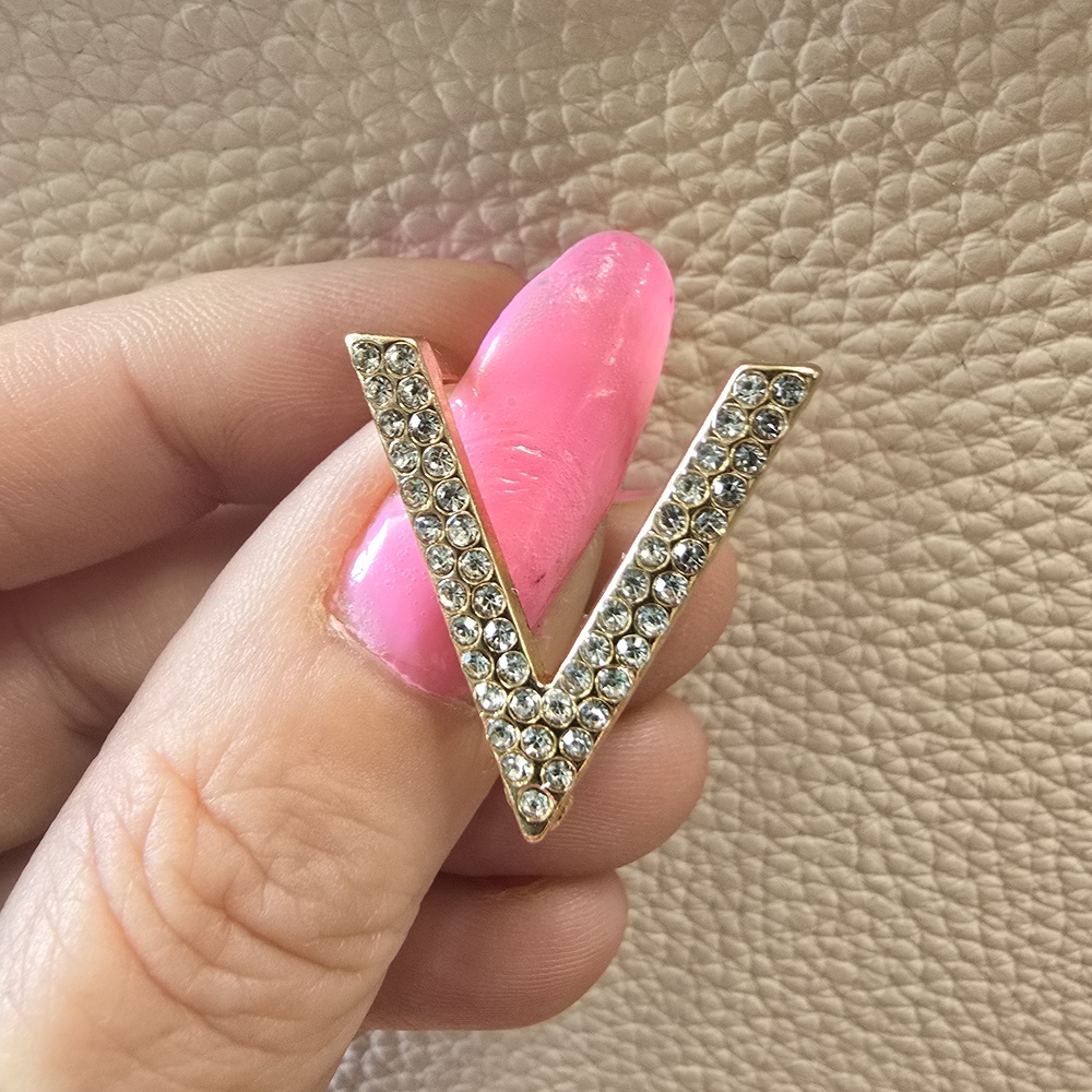 Gold or silver Crystal V-Shaped scarf ring nip
